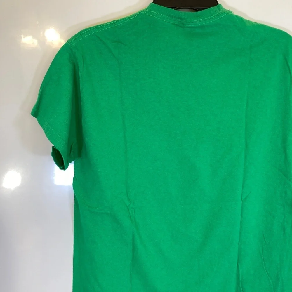 Disney Holidays Are Happier Together Green Short Sleeve Shirt Disneyland Sz S